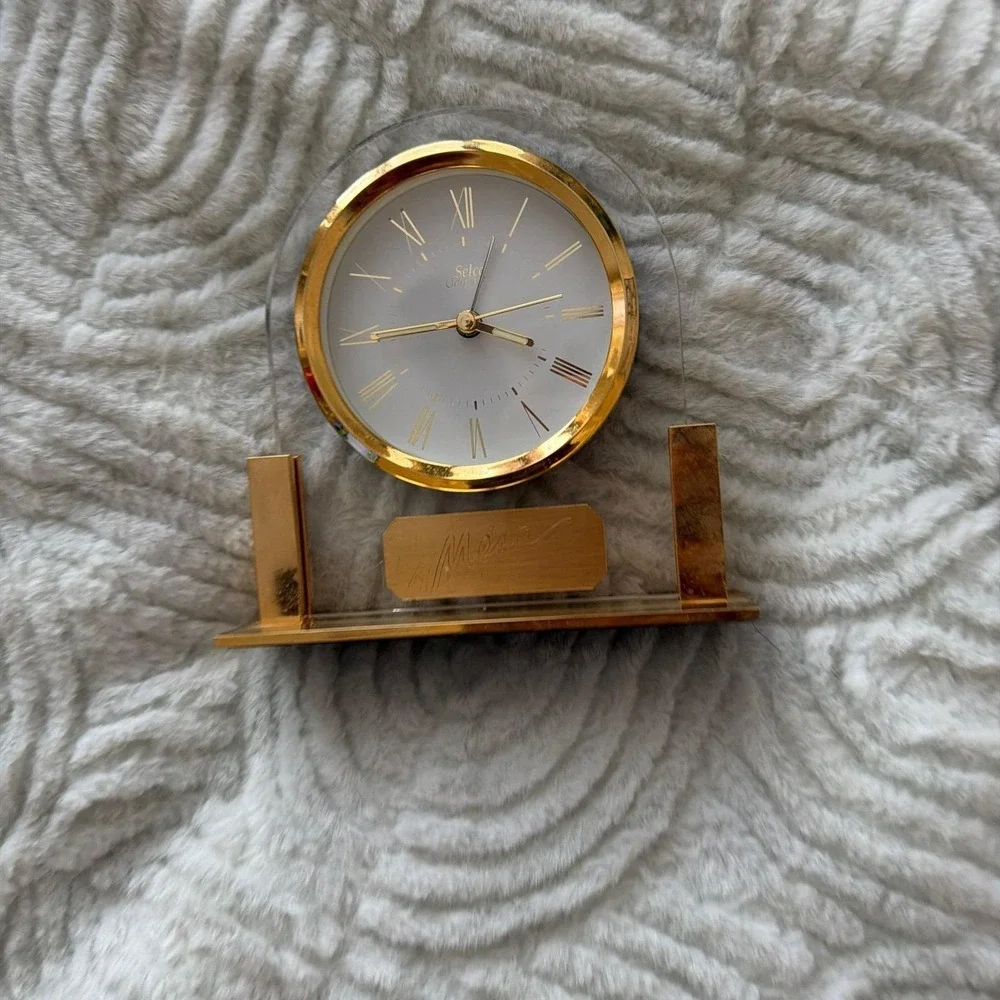 Vintage Selco Genève Swiss quartz desk clock — cleaned and working with new b‎